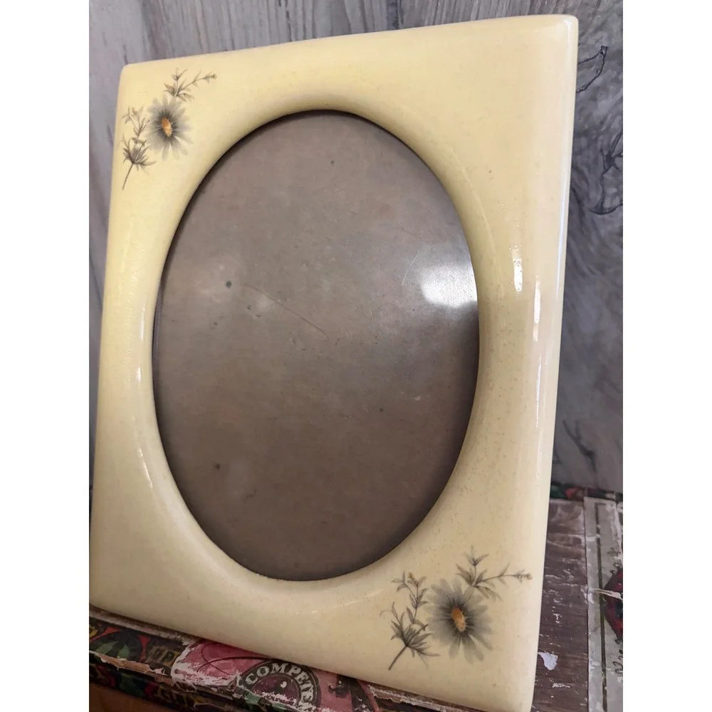 Terragrafics California Vintage Floral Ceramic Picture Frame Cream Oval Opening